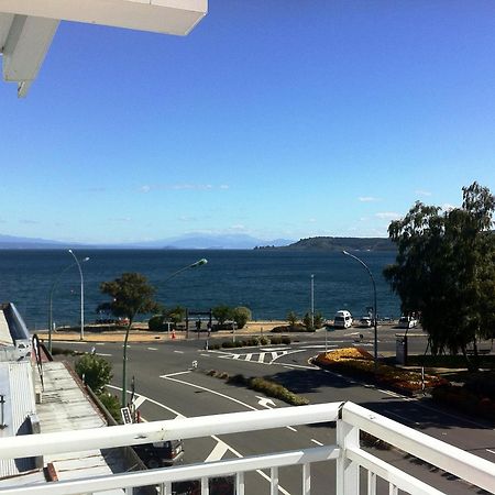Based By The Lake Taupo Exterior photo