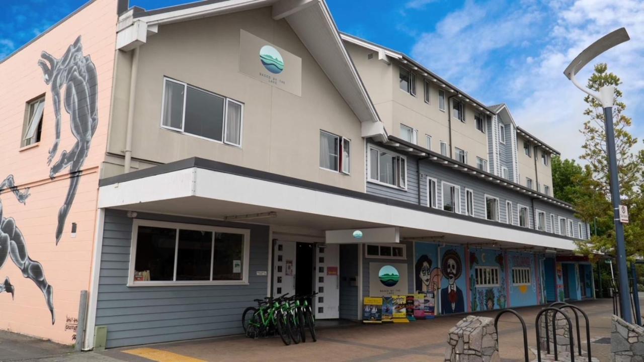 Based By The Lake Taupo Exterior photo