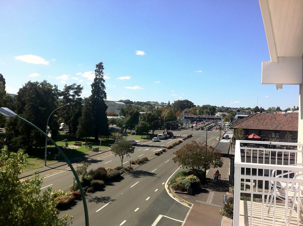 Based By The Lake Taupo Exterior photo
