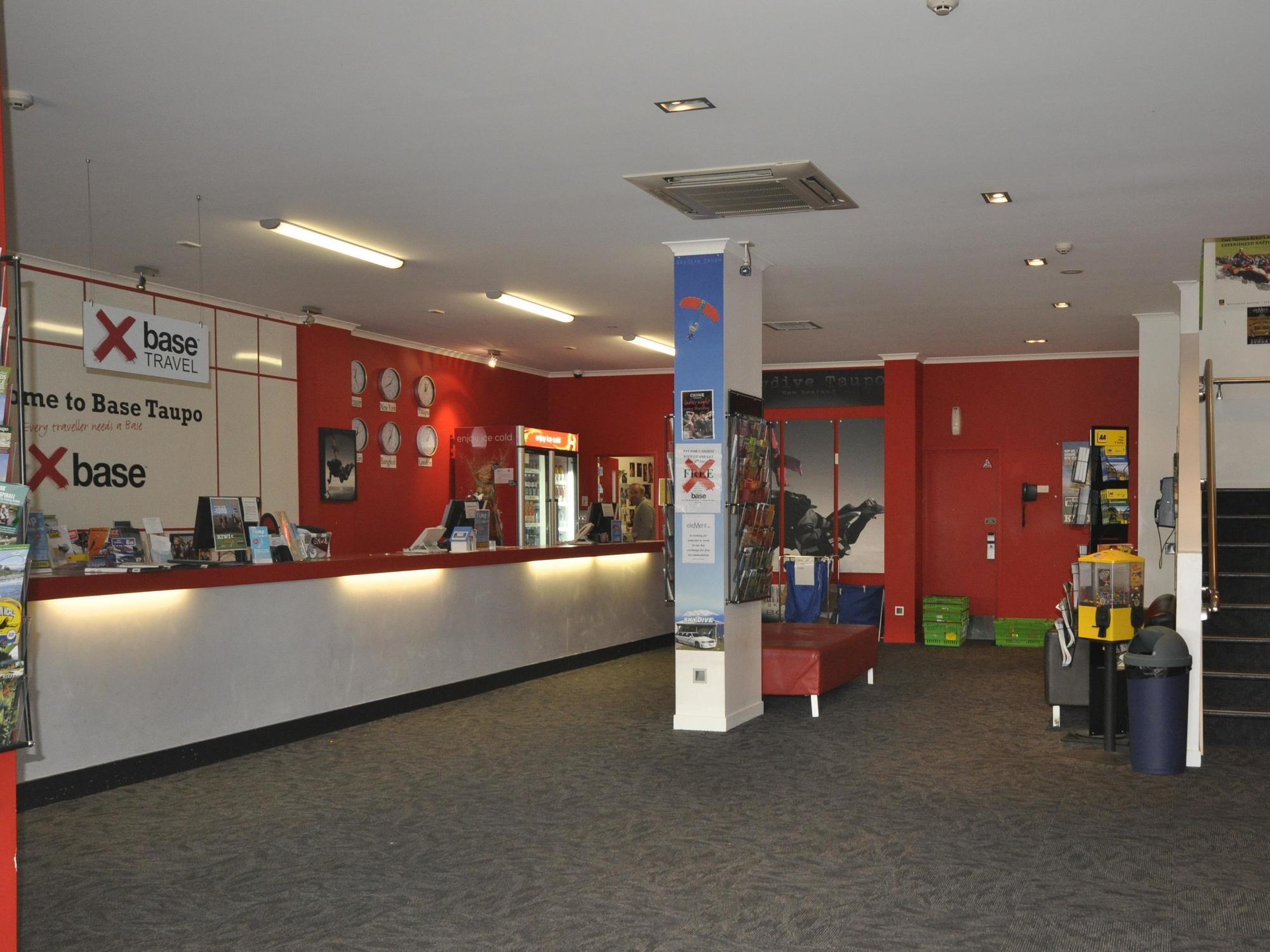 Based By The Lake Taupo Exterior photo