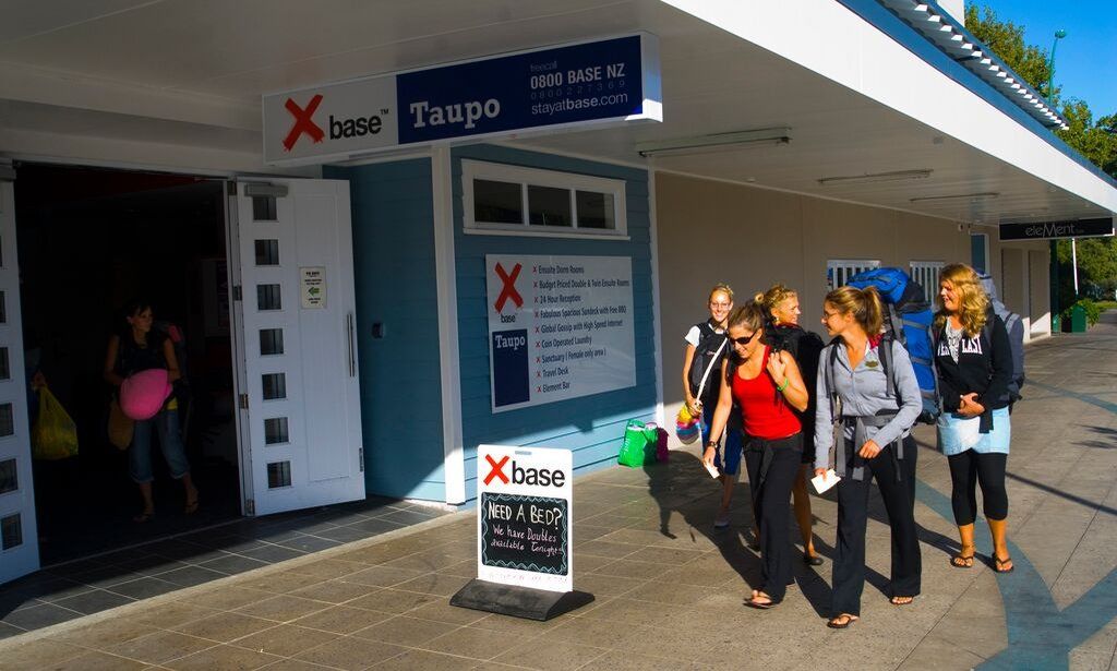 Based By The Lake Taupo Exterior photo